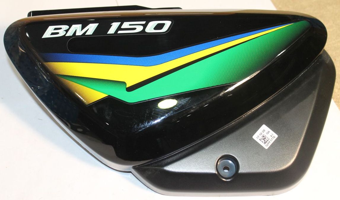 Крышка правая с наклейкой, черный 52PF1770 BAJAJ