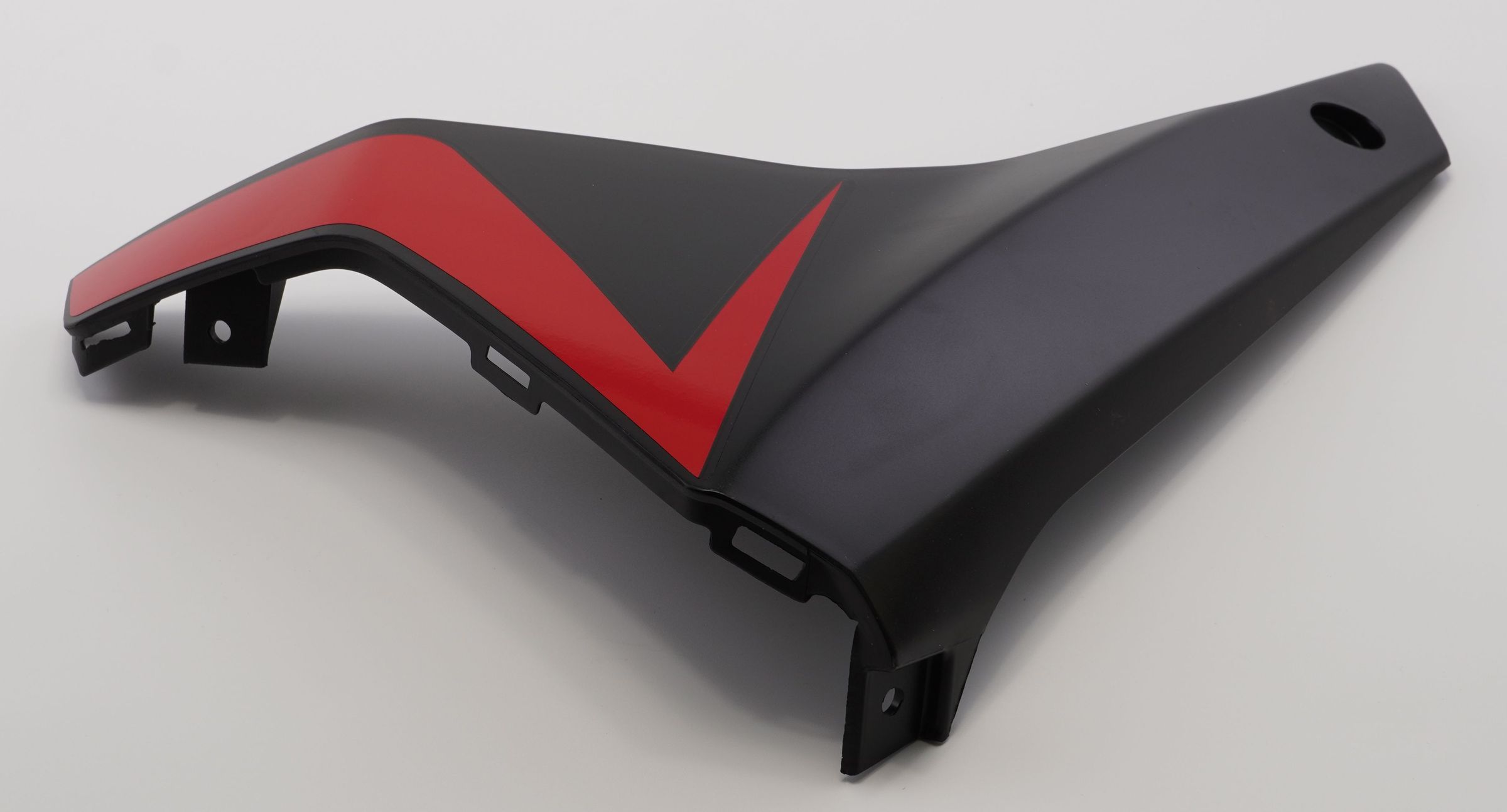 Пластик плуга левый, BLK+RED DEC N C&G 52JF2231 BAJAJ