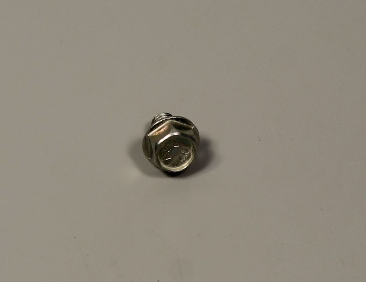 Болт крепежный М6хL6 LAD00040 BAJAJ