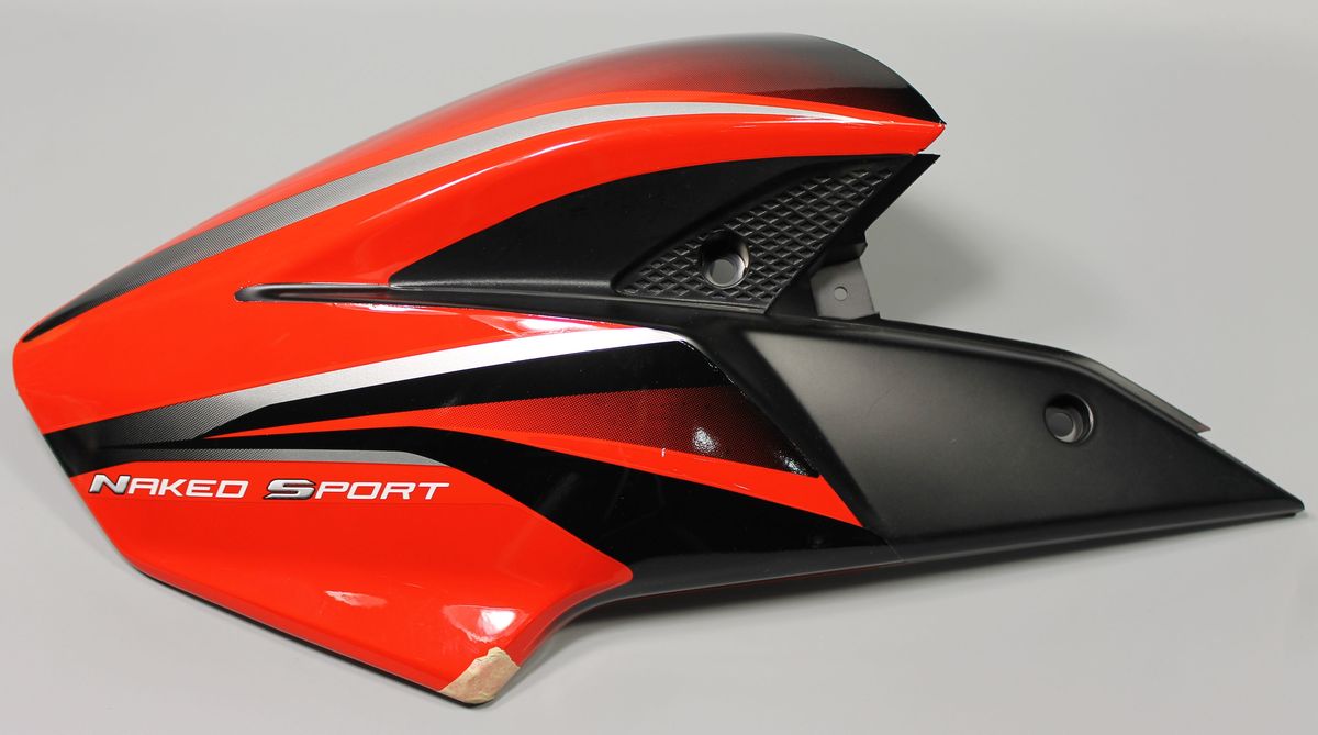 Пластик бака левый, красный с наклейкой 52JL0216 BAJAJ