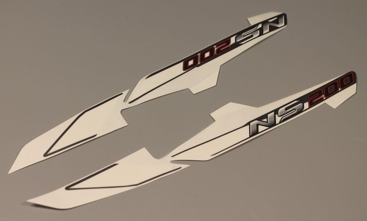 К-т наклеек заднего пластика, бело/черный 36JL0120 BAJAJ