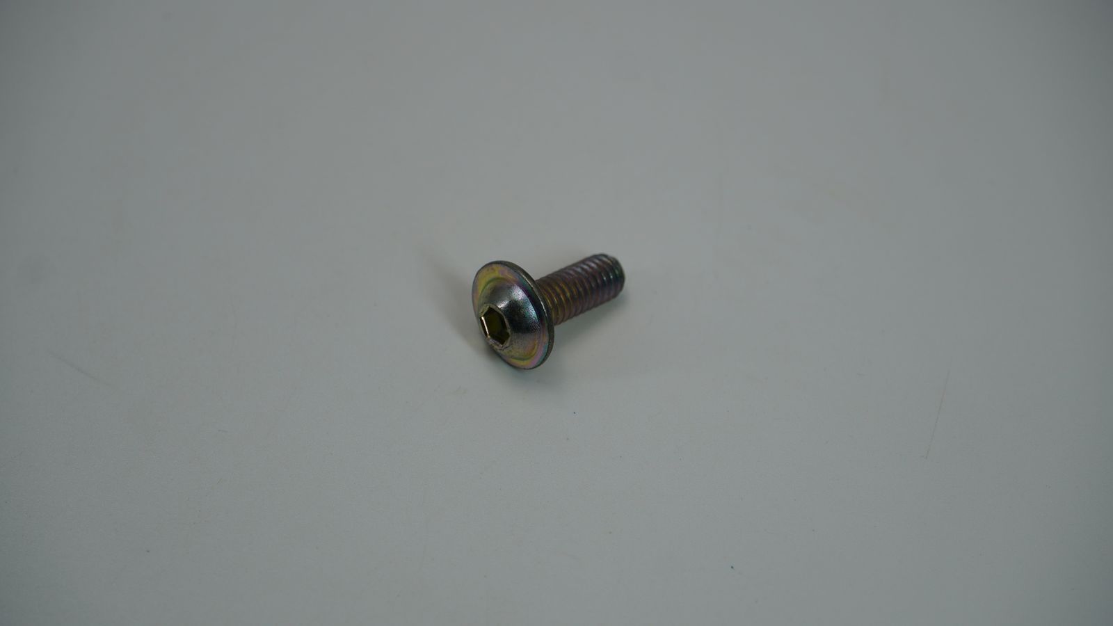 Винт M6X1XL LBU00072 BAJAJ