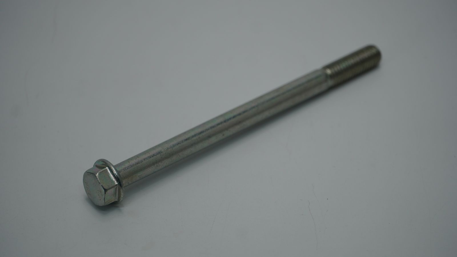 Болт M8X1.25 KADG08B5 BAJAJ