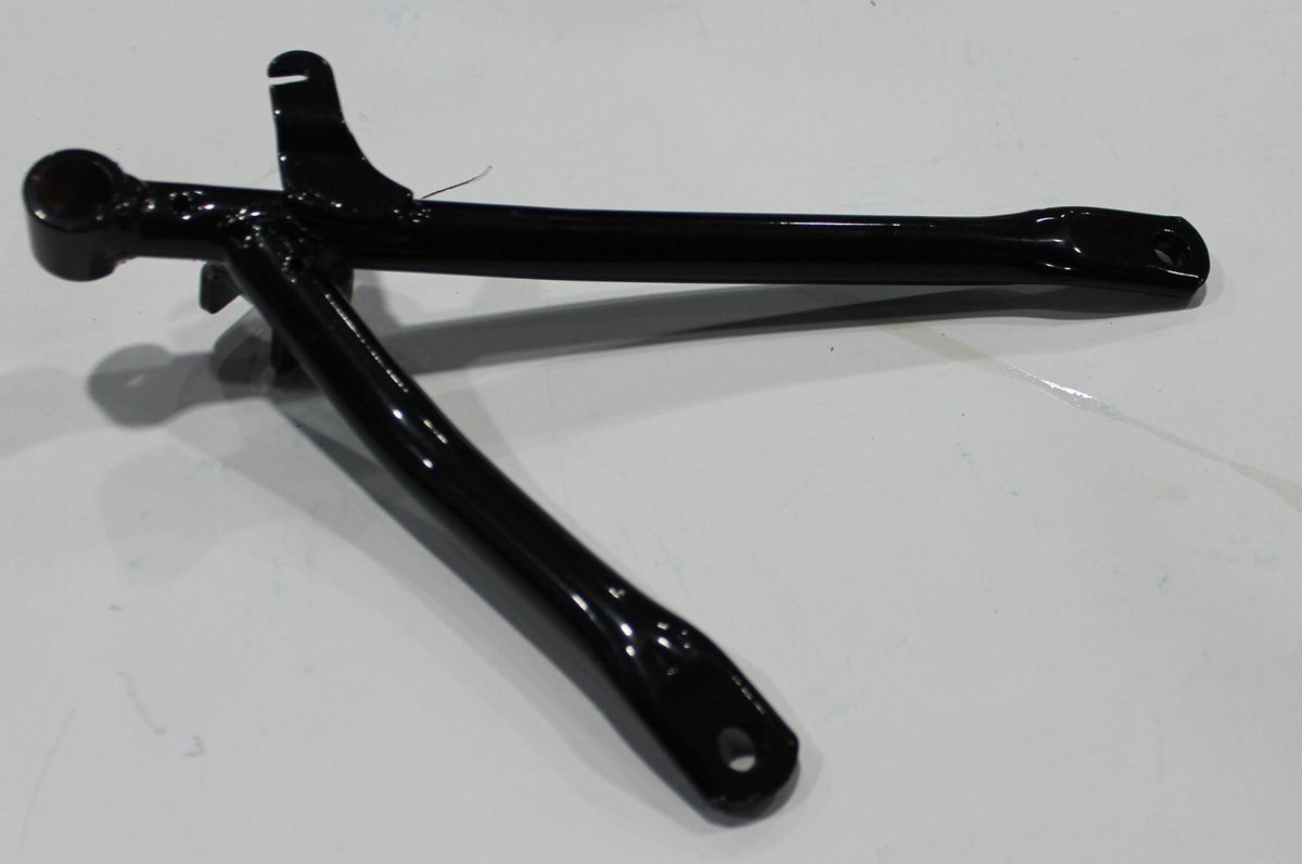 Крепление подножки пассажира правое DM161206 BAJAJ