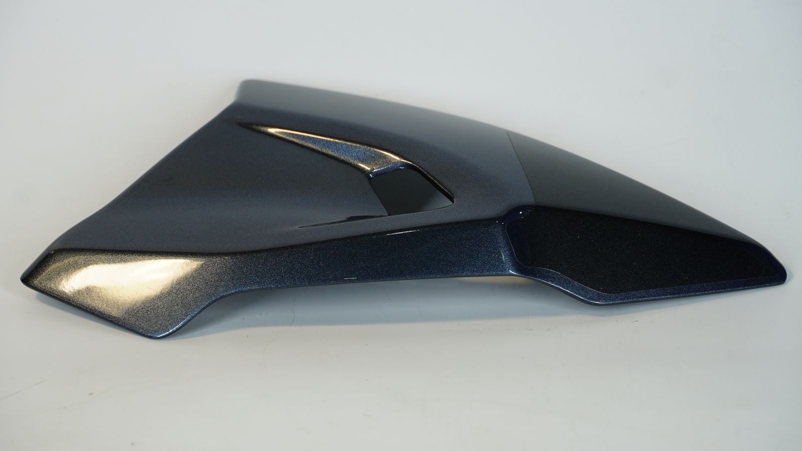 Пластик плуга левый, серый 52JR0127 BAJAJ