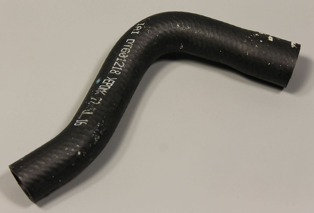 Патрубок термостат-тройник DT601218 BAJAJ