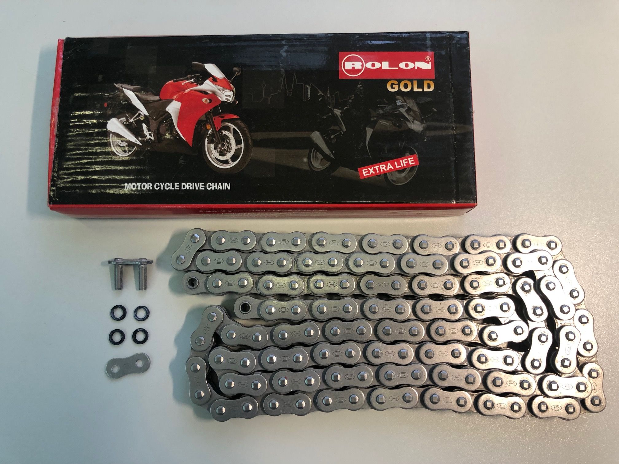 Цепь ROLON 520NAXR 112 звеньев, усиленная, сальниковая X-Ring, замок под заклёпку R520NAXR-111+1 (R520NAXR-112-1) ROLON