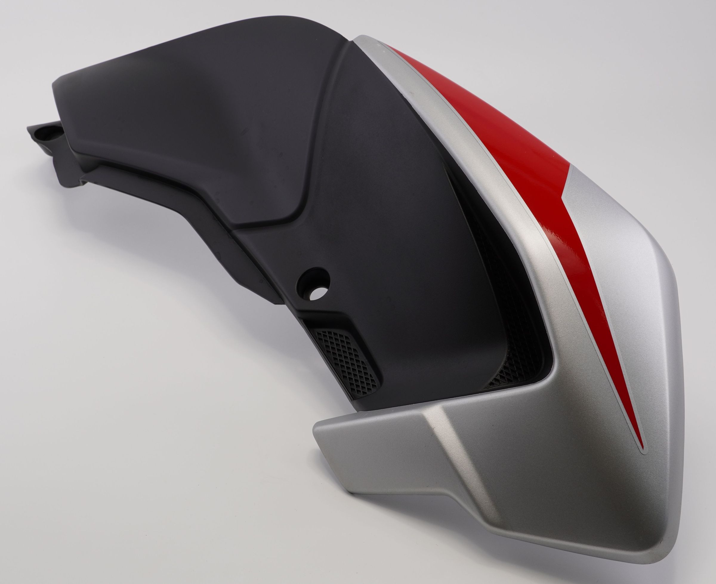 Пластик бака правый, PLAT SILV MATT+ R RED DEC 52JF2327 BAJAJ