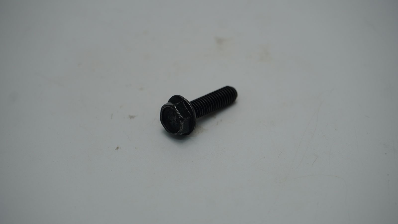 Болт KADF0622 BAJAJ