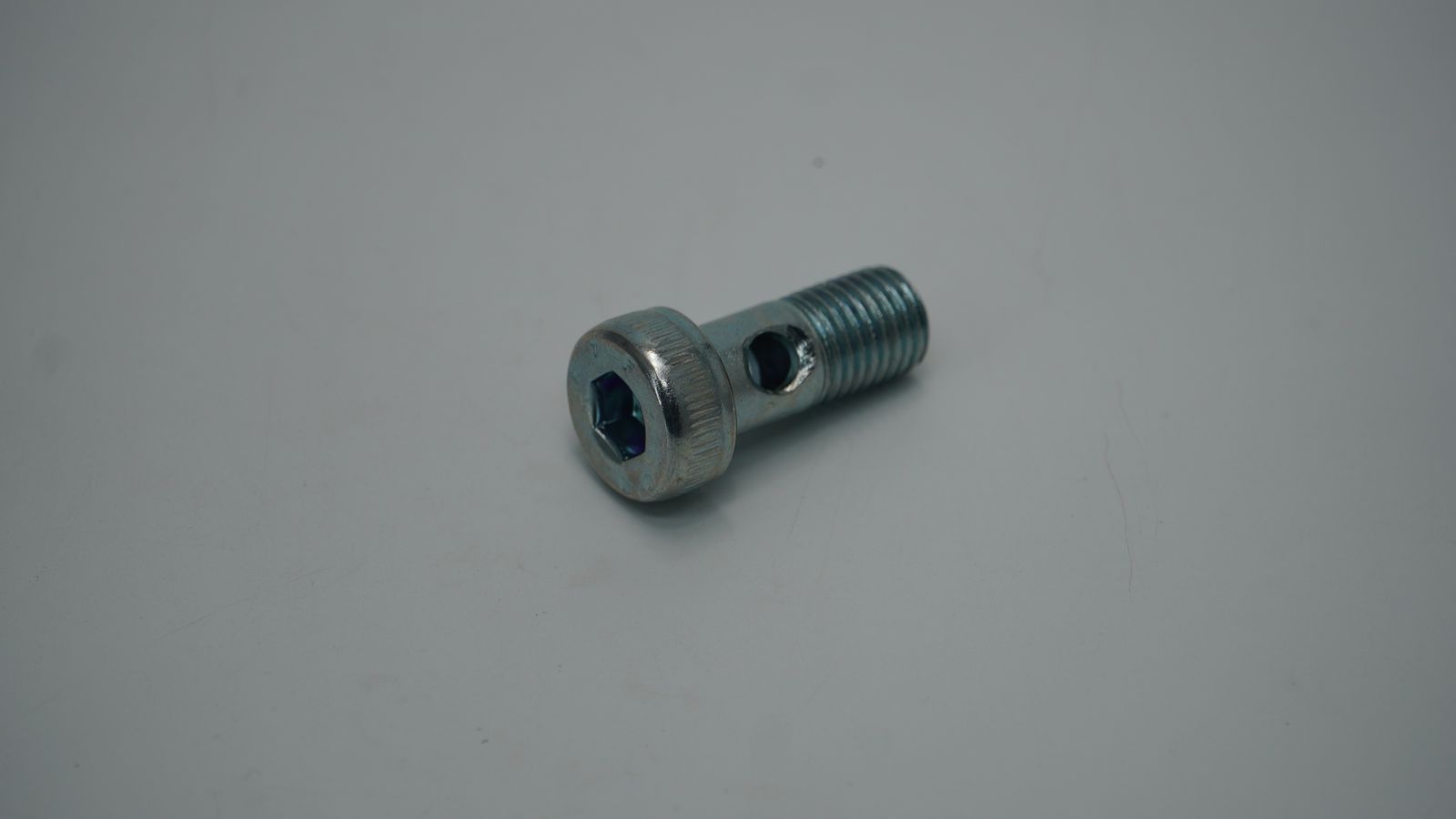 Болт LAC00132 BAJAJ