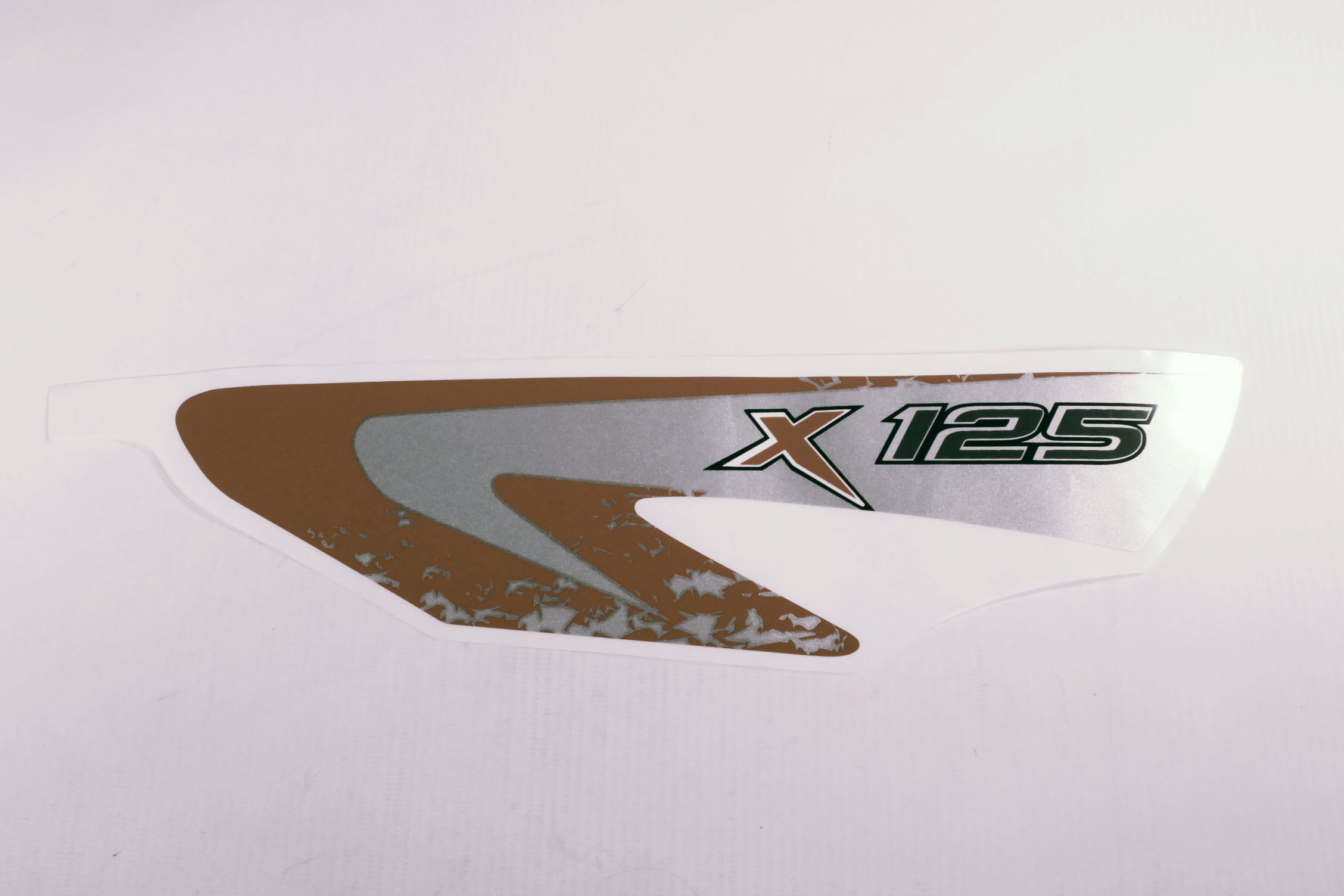 Наклейки бокового левого пластика, красный JV233104 BAJAJ