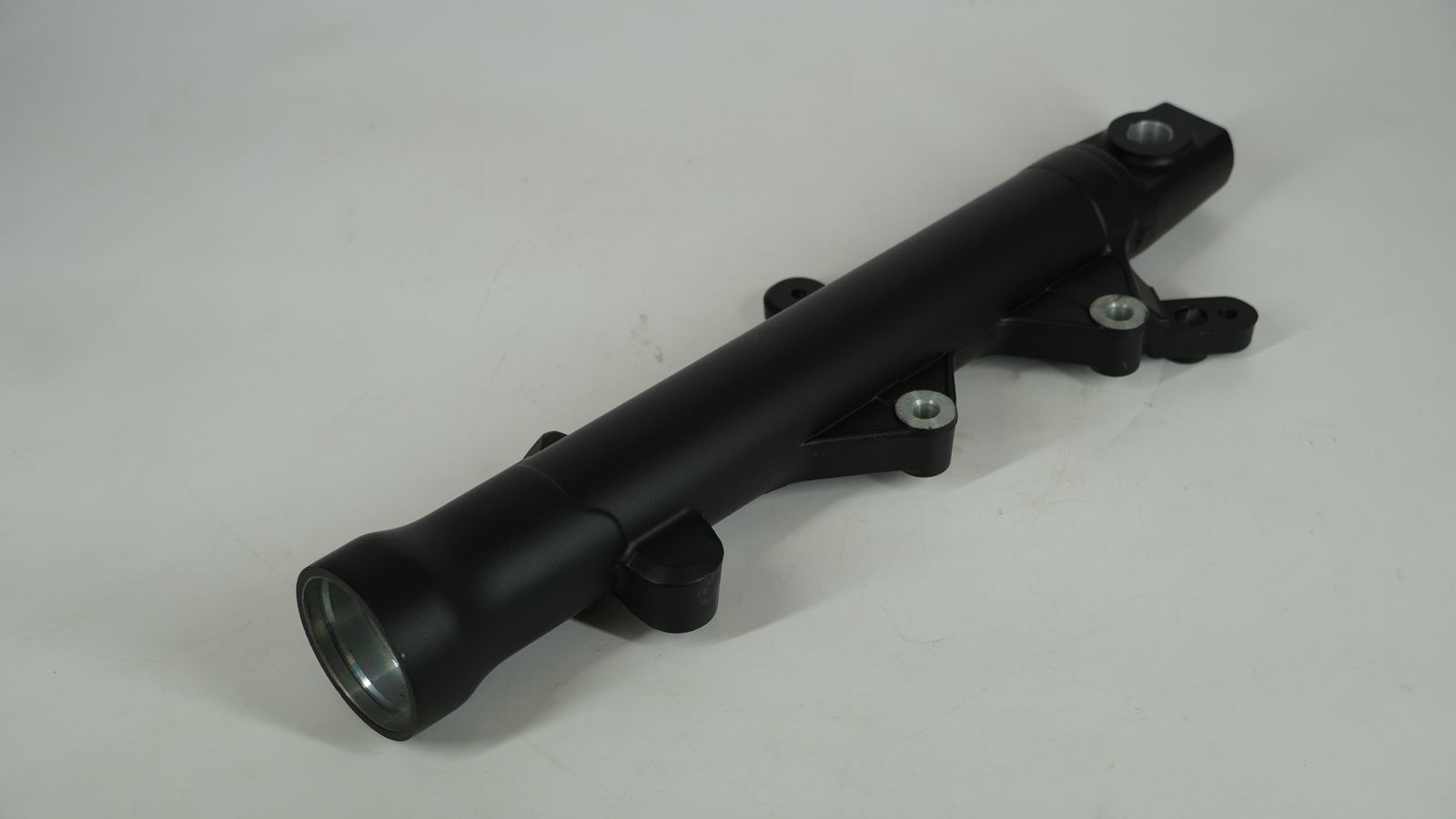 Стакан амортизатора правый YJR05009 BAJAJ