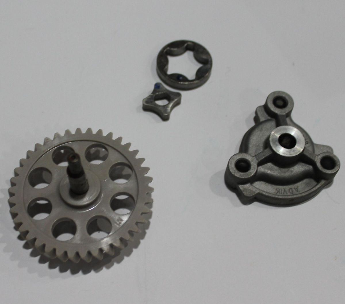 Насос масляный в сборе JB571005 BAJAJ