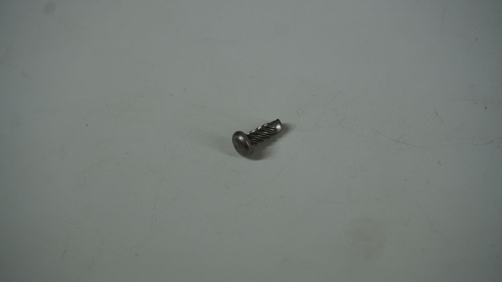 Винт DG181057 BAJAJ