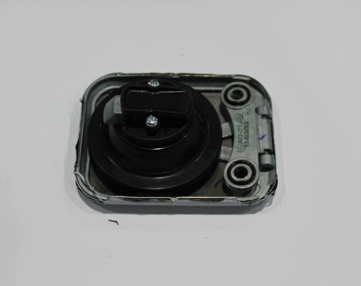 Крышка топливного бака без личинки DF141120 BAJAJ