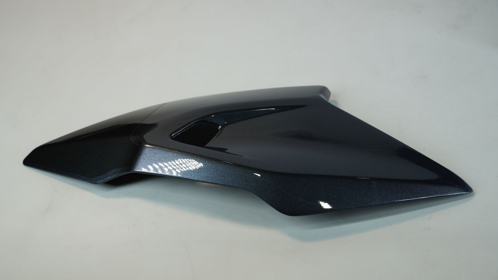 Пластик плуга правый, серый 52JR0128 BAJAJ