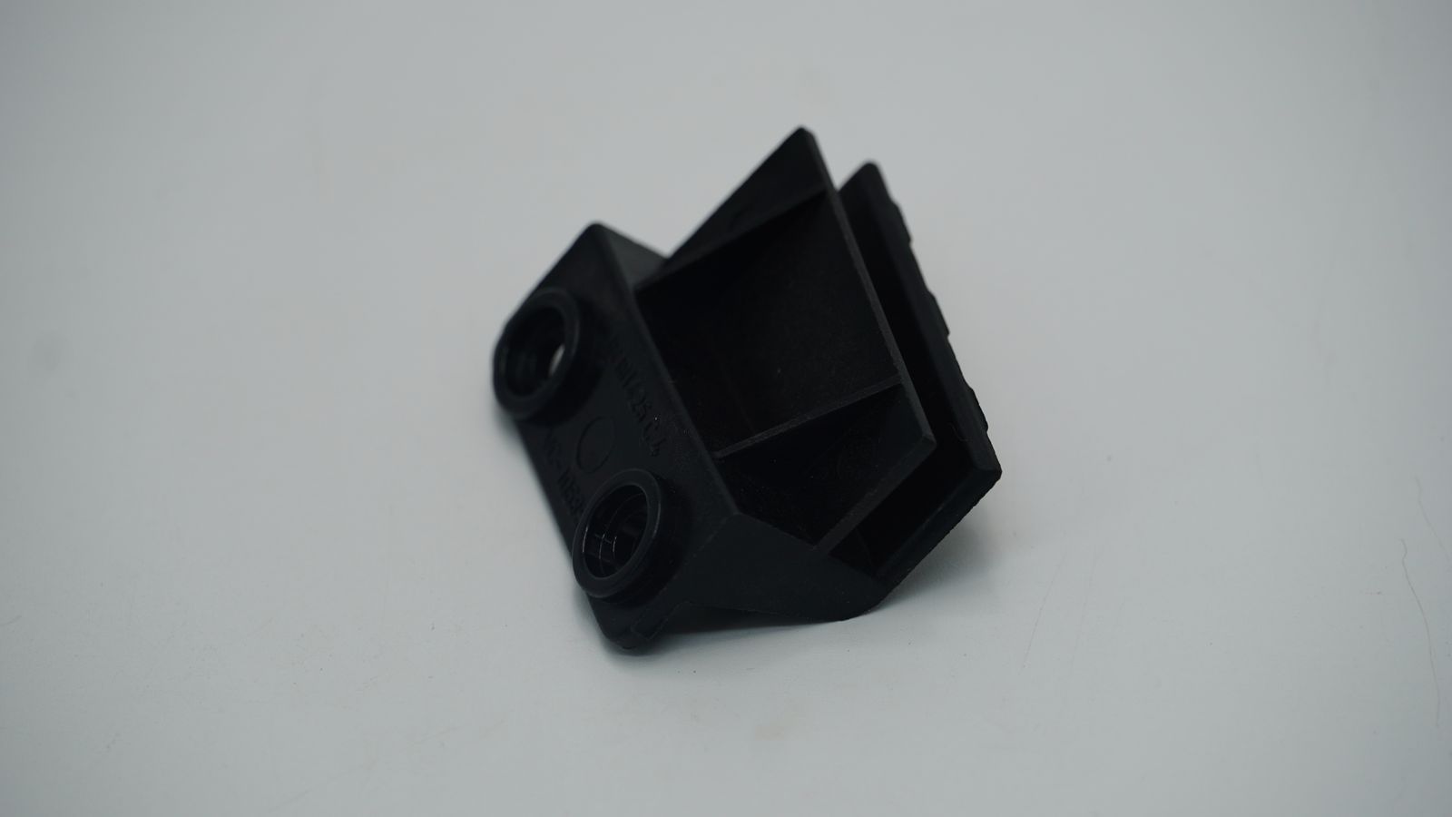 Фиксатор кожуха цепи JR181425 BAJAJ