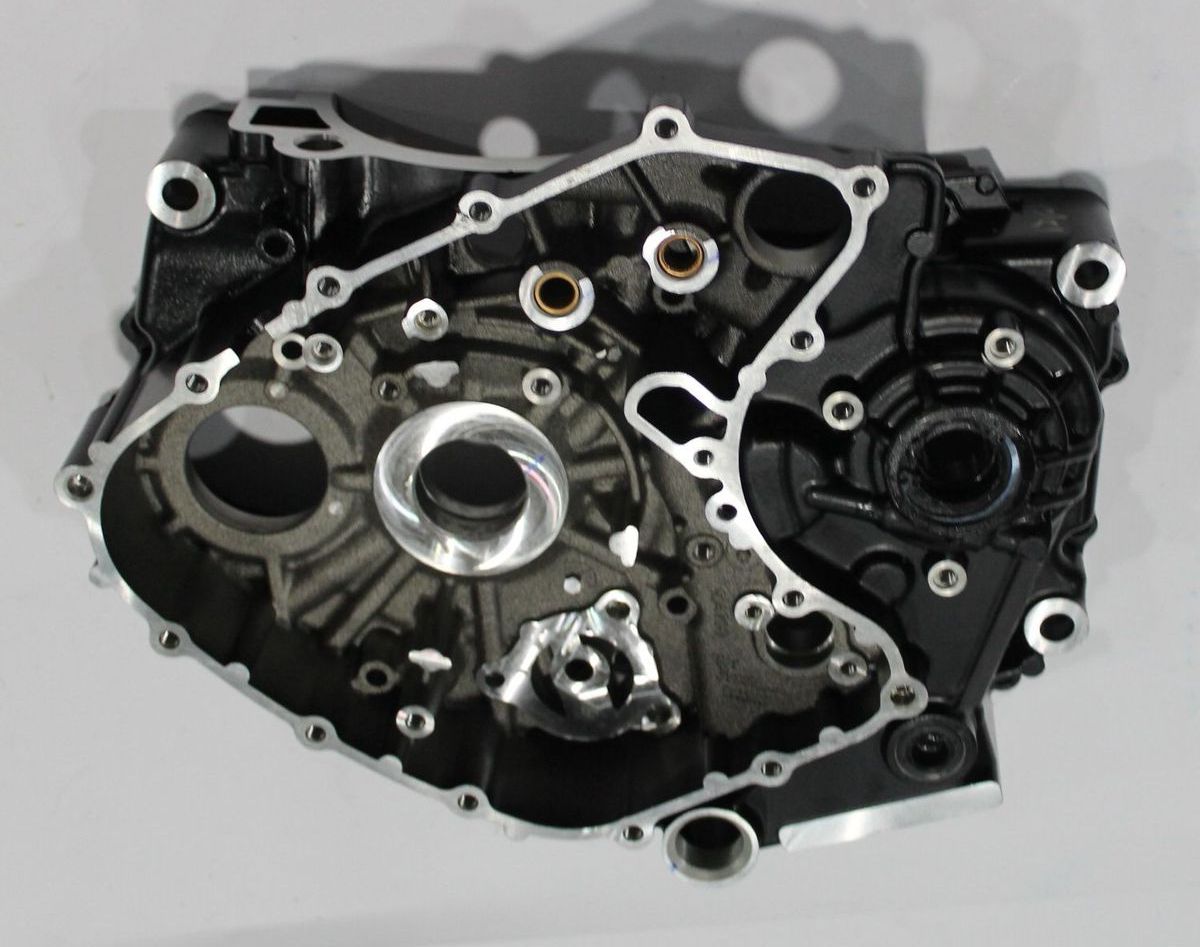 Картер двигателя левый 36JF0211 BAJAJ