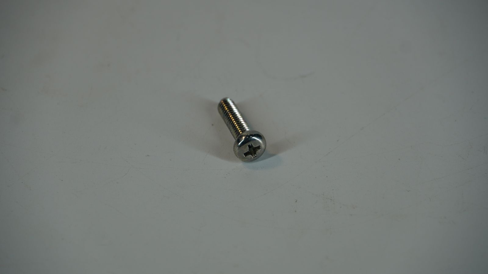 Винт 39223801 BAJAJ