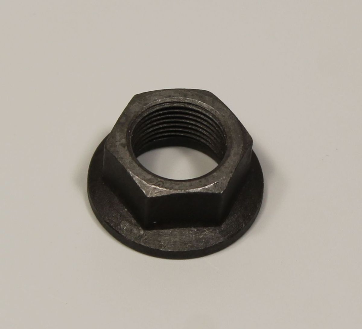 Гайка ( M20 X1.5) коленвала BF531039 BAJAJ