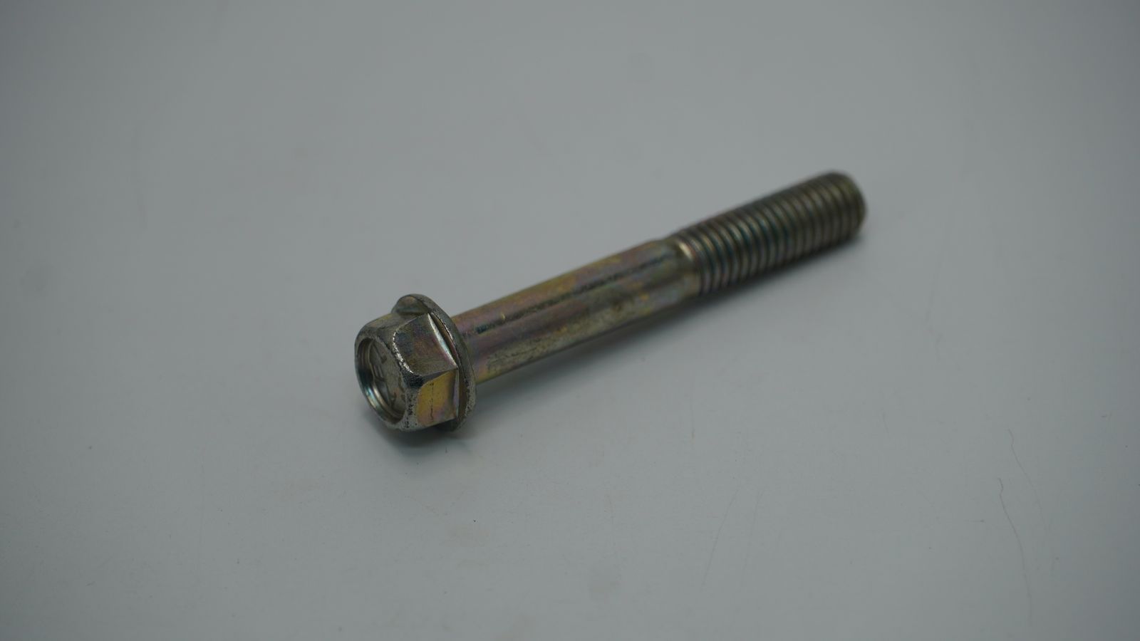 Болт KADG0855 BAJAJ