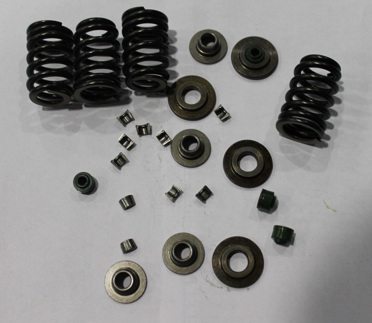 Ремкомплект клапана (пружина, сухари, маслосъемный колпачек, тарельчатые шайбы) 36JF0198 BAJAJ