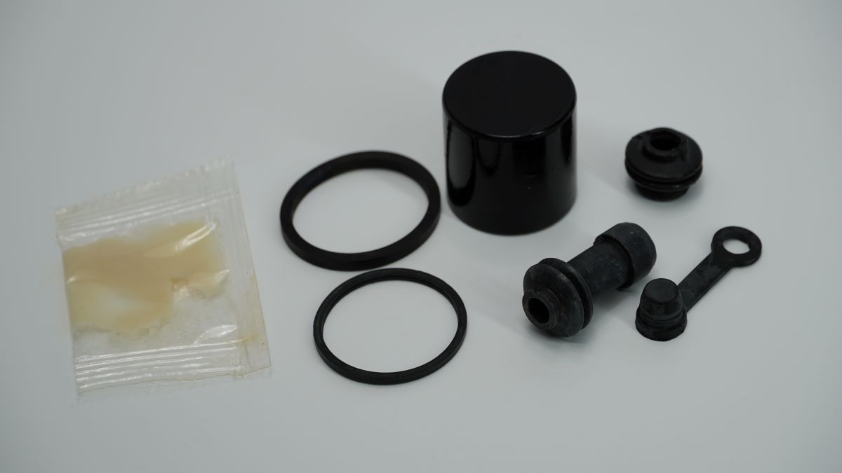 Ремкомплект суппорта (поршень, сальник, пыльники, колпачёк штуцера) 36DH4175 BAJAJ