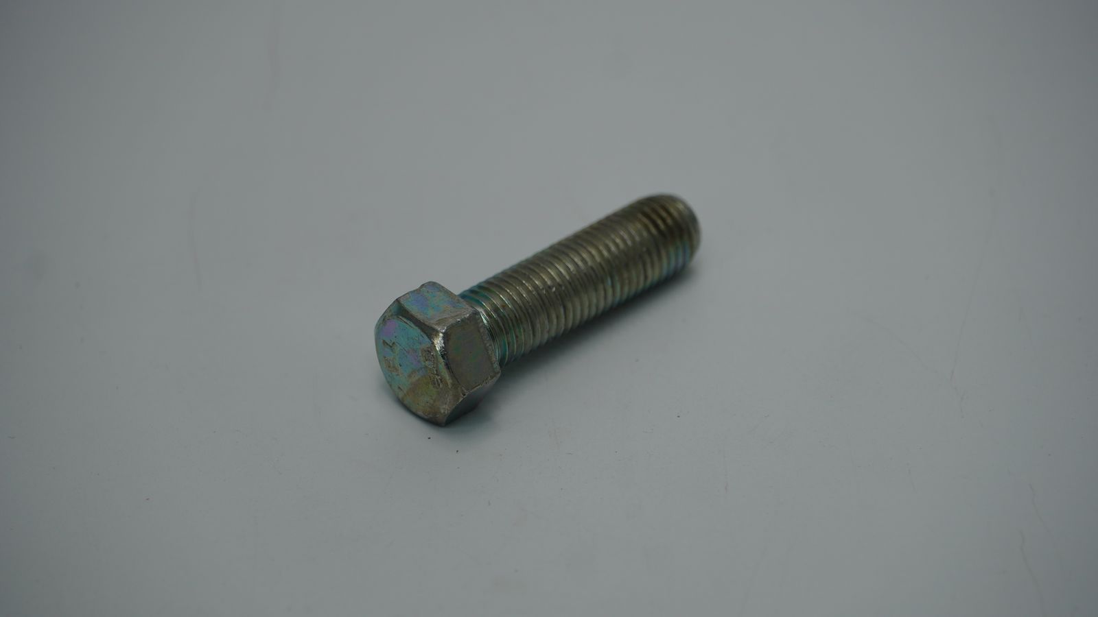 Болт KAAD1035 BAJAJ