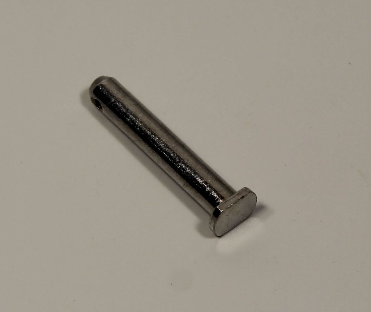 Ось откидных подножек DIA.8хL47.2 LHE00003 BAJAJ