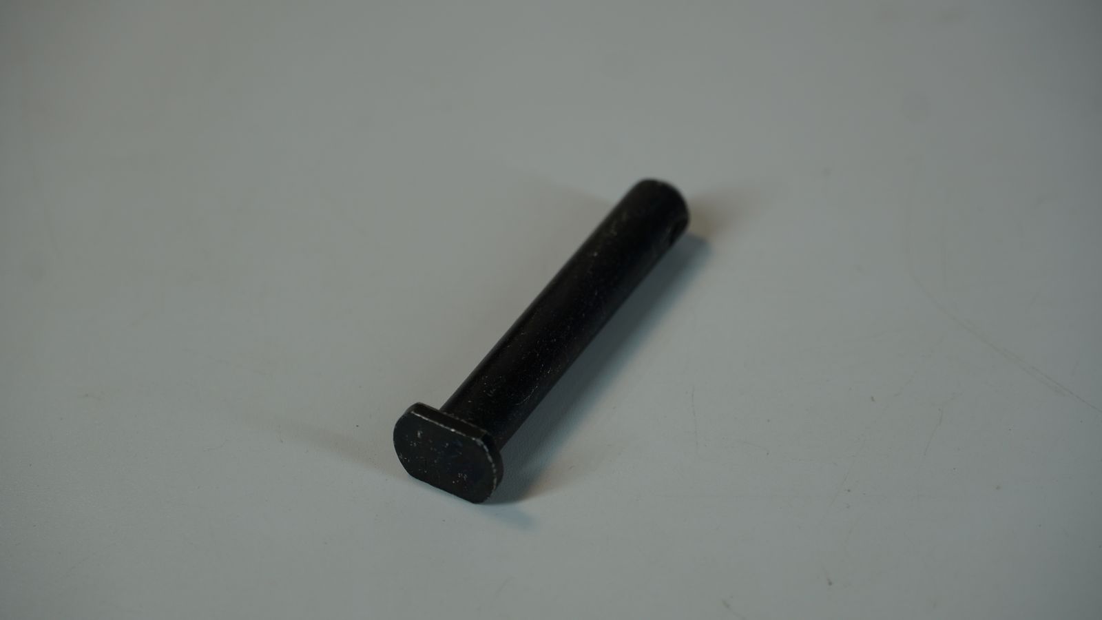 Ось откидных подножек DIA.8 JL113037 BAJAJ