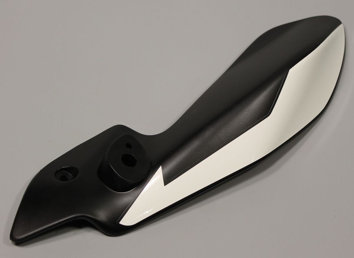 Пластик фары правый с белой наклейкой 52JL0937 BAJAJ