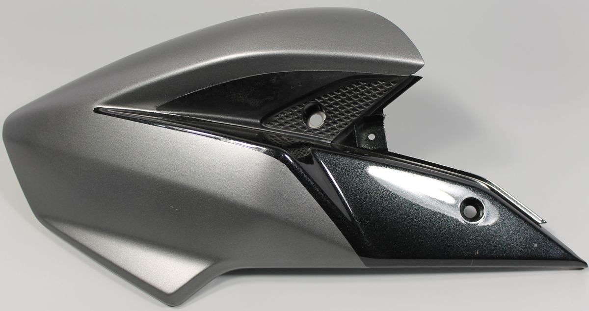 Пластик бака левый, черный 56JL2046 BAJAJ