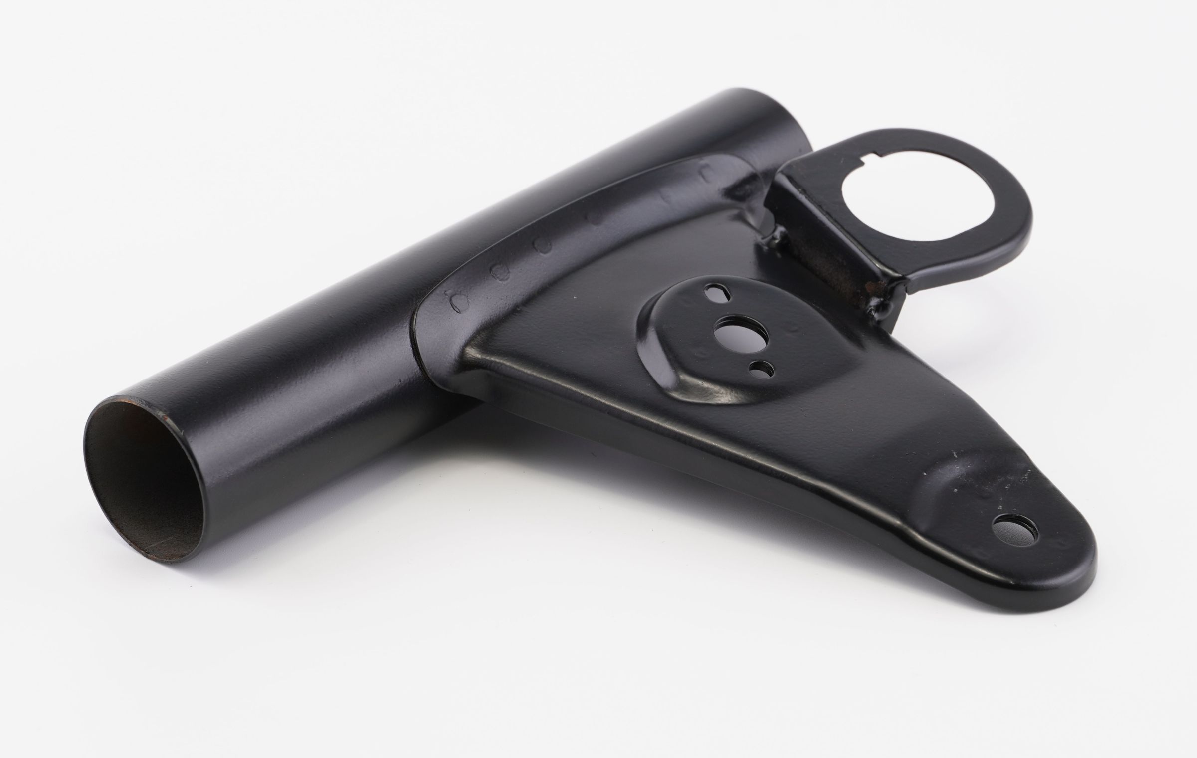 Кронштейн крепления фары, правый DM181055 BAJAJ