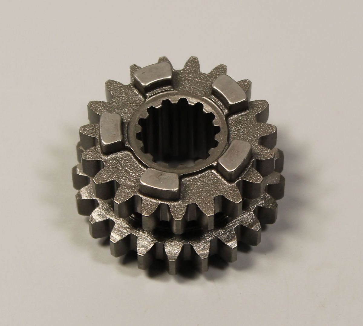 Шестерня 3-ей/4-ой передач первичного вала, 90233003000 JY551229 BAJAJ