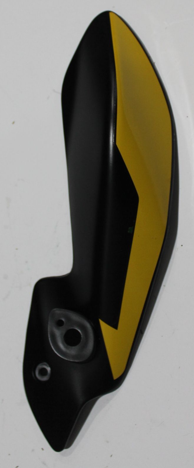 Пластик фары правый с желтой наклейкой 52JL0981 BAJAJ