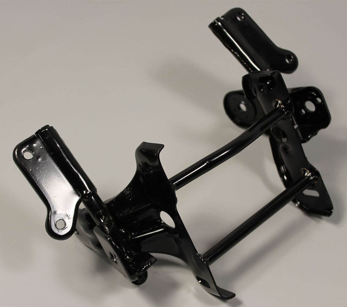 Каркас крепления обтекателя фары PF121025 BAJAJ