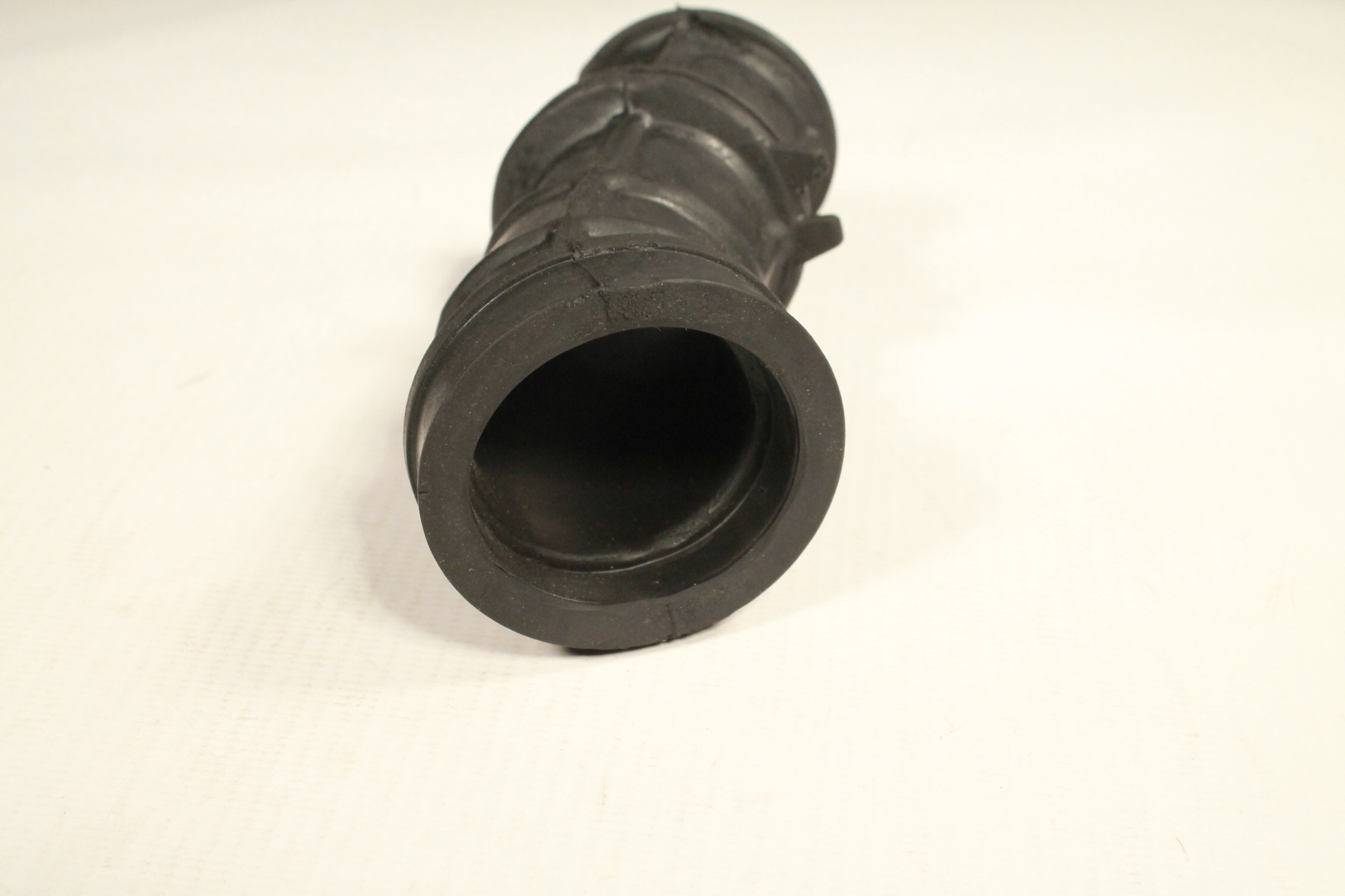 Шланг : Клапан вторичного воздуха (SAI) - воздушный фильтр PD582401 BAJAJ