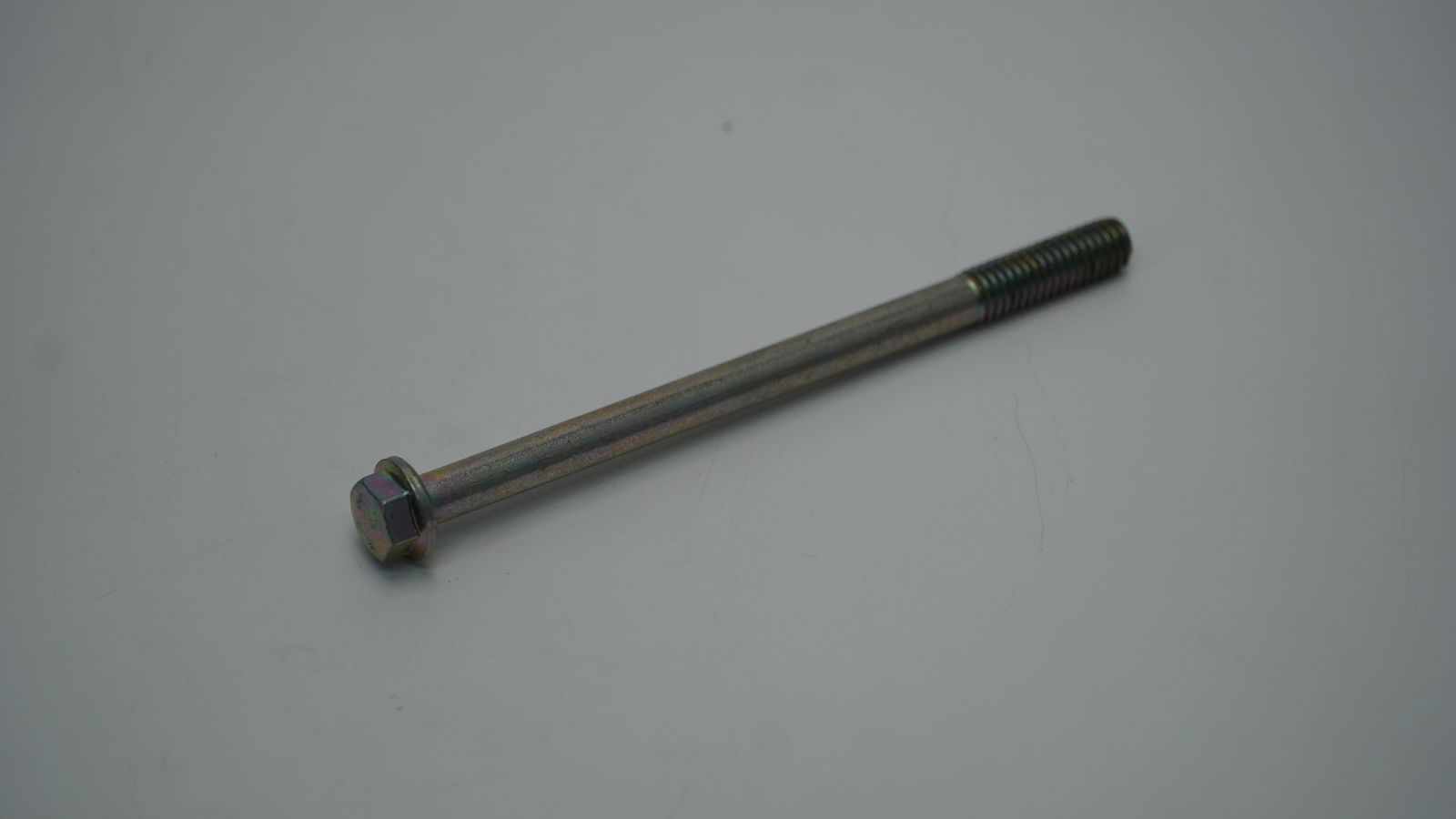 Болт KAED0685 BAJAJ