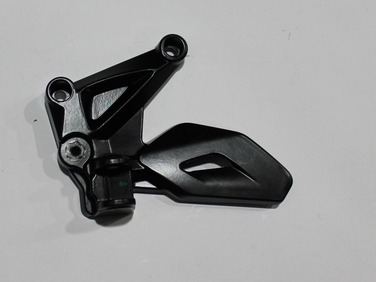 Кронштейн подножки передней, левый 56JL3X4X BAJAJ