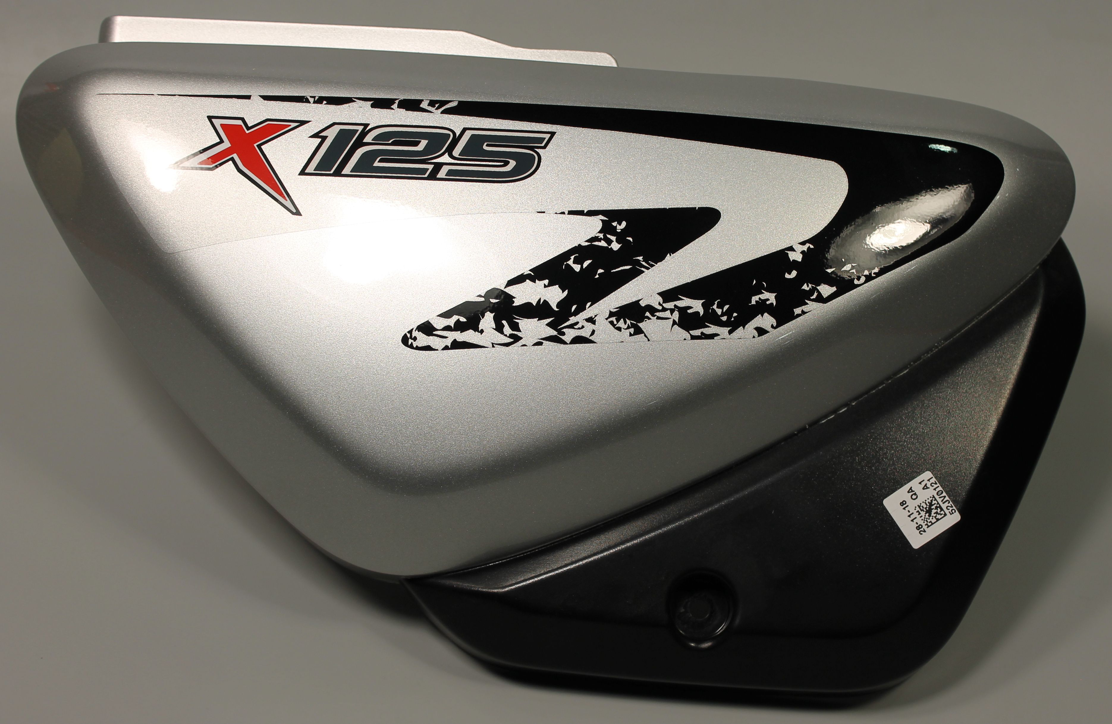 Пластик боковой правый с наклейками, черный 52JV0121 BAJAJ