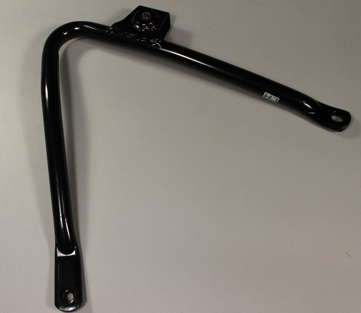 Крепление подножки пассажира левое PF113058 BAJAJ