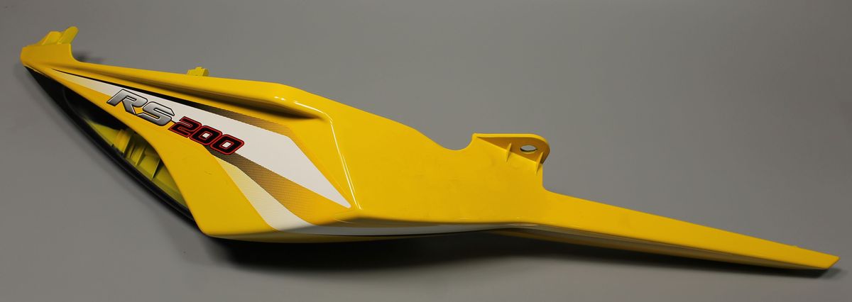 Пластик задний боковой правый с наклейками, желтый (RS200) 52DT0284 BAJAJ