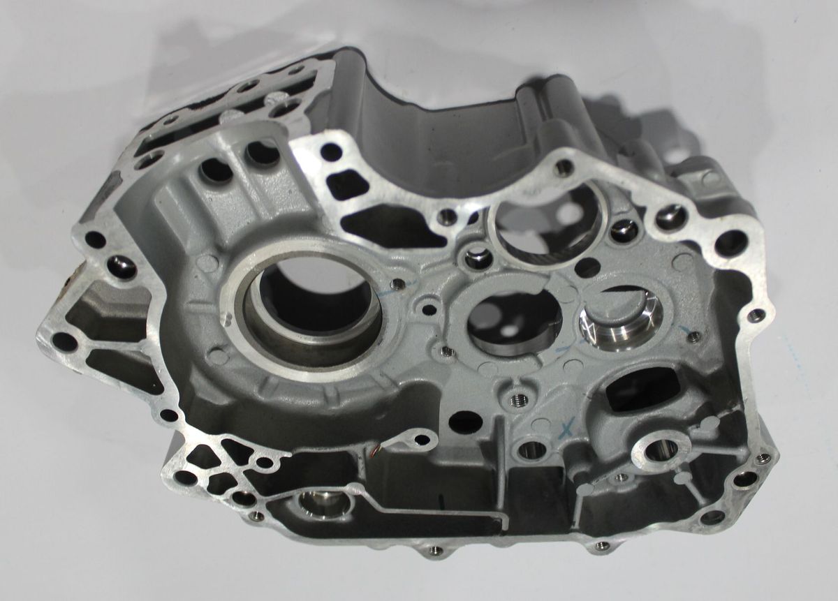 Картер двигателя правый PF541074 BAJAJ