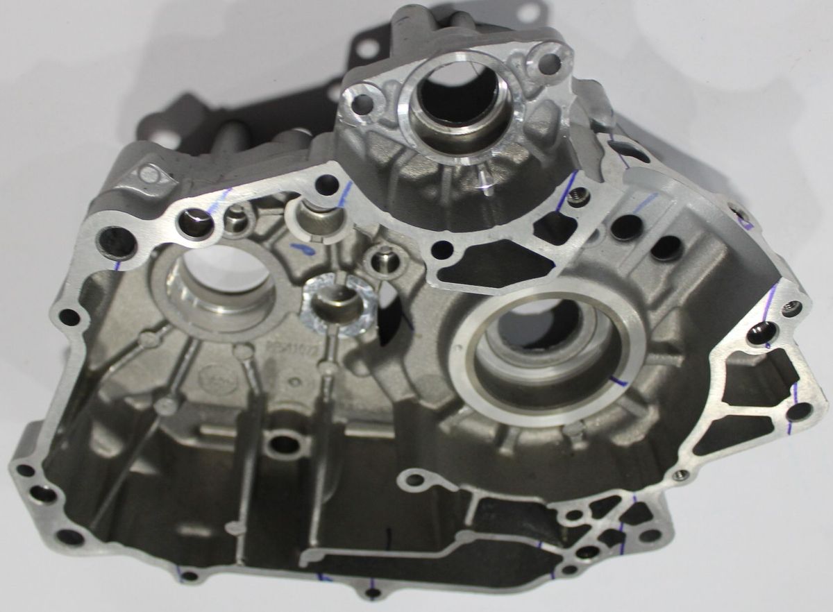 Картер двигателя левый PF541072 BAJAJ