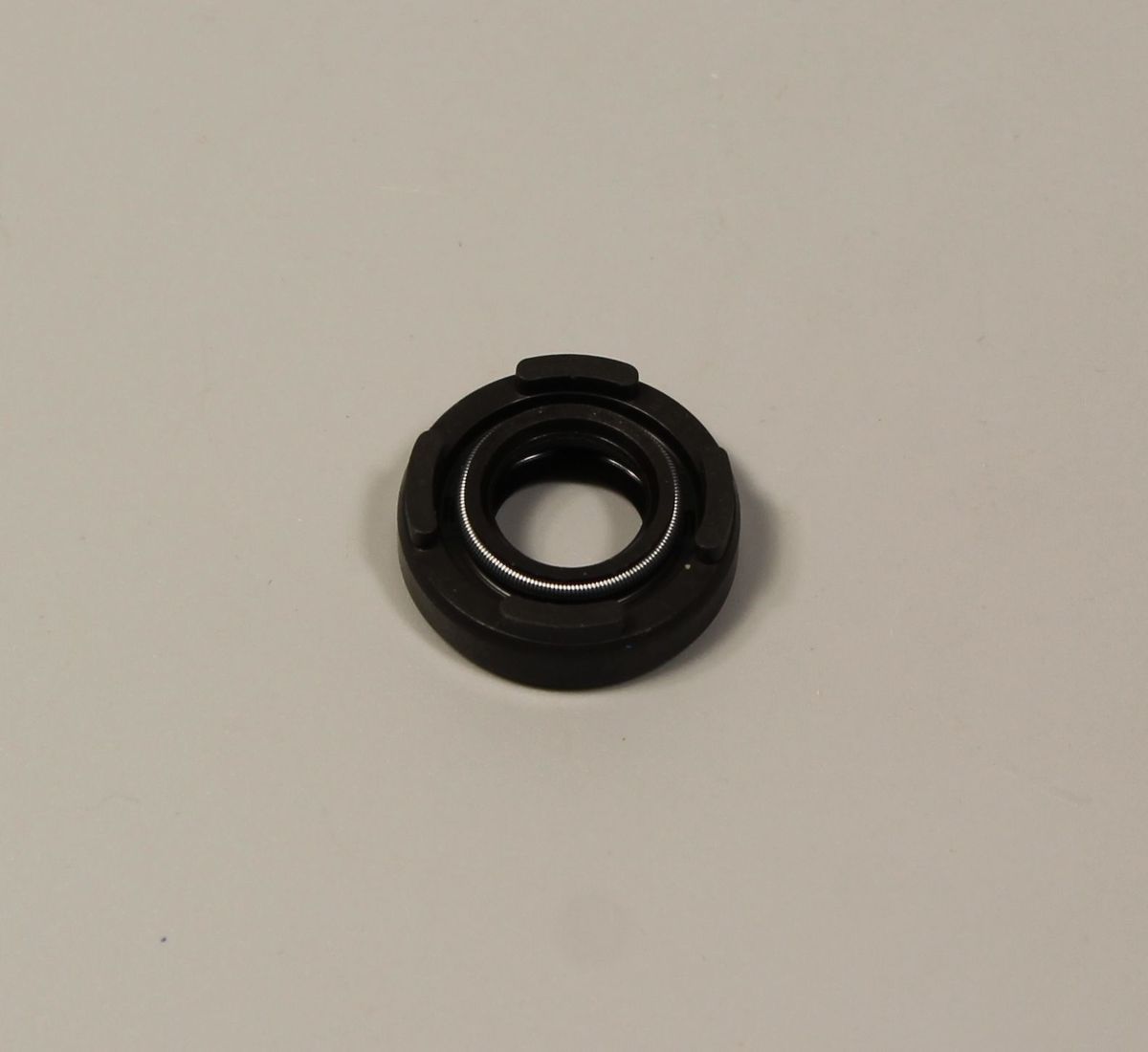 Сальник балансира водяного насоса KTM 0760122406 JL601010 BAJAJ