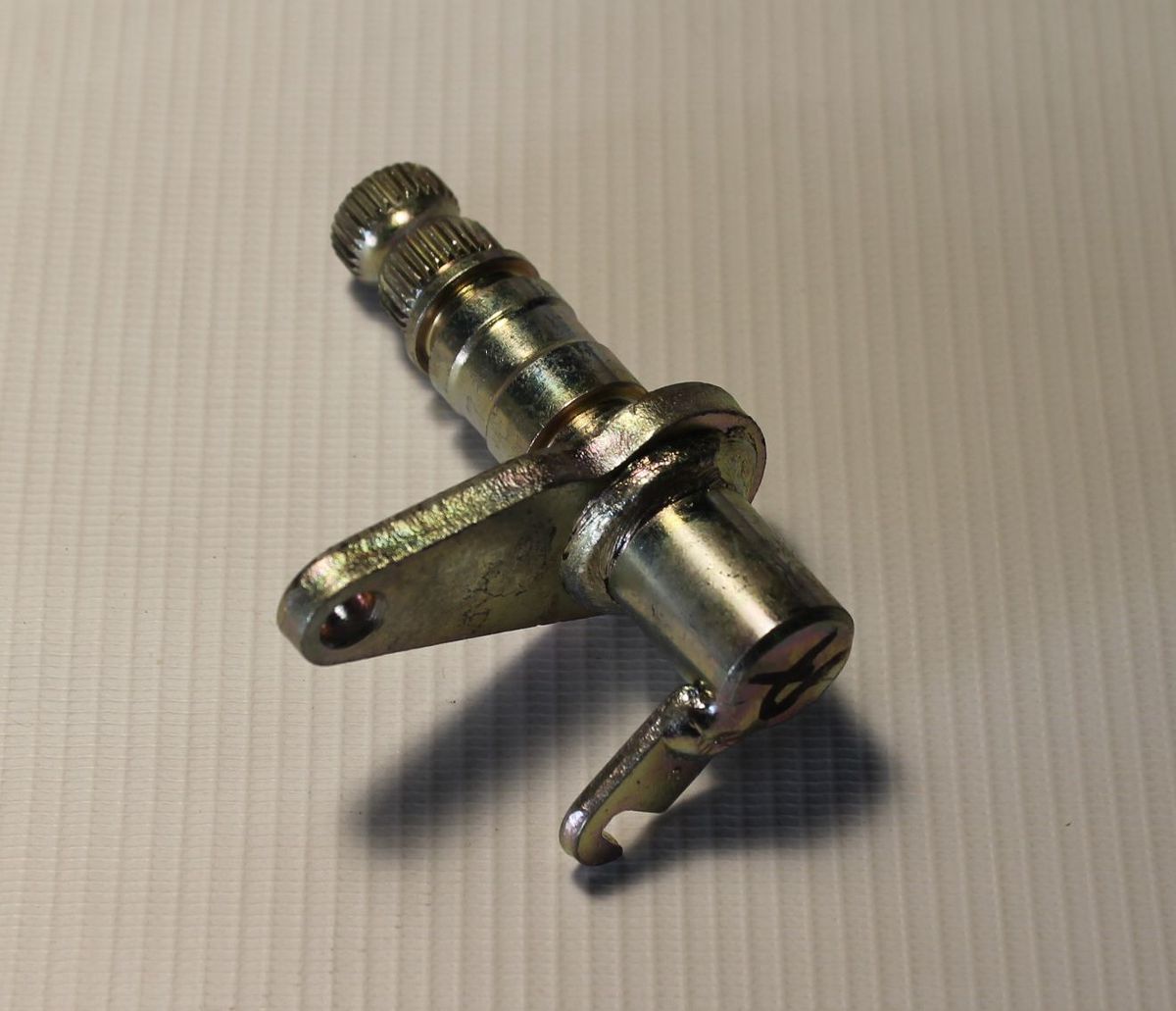 Вал педали заднего тормоза JL161010 BAJAJ