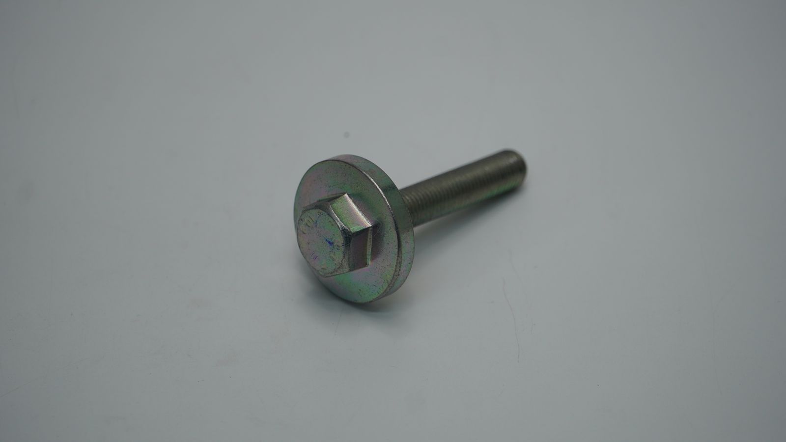 Болт LAD00230 BAJAJ