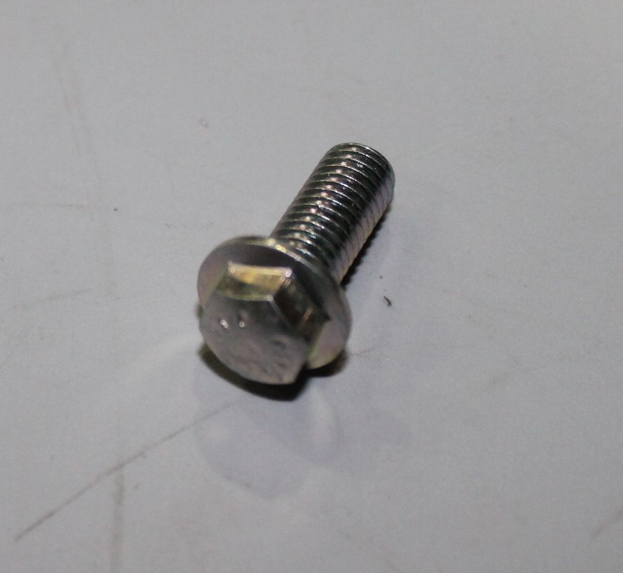 Болт 39195604 BAJAJ