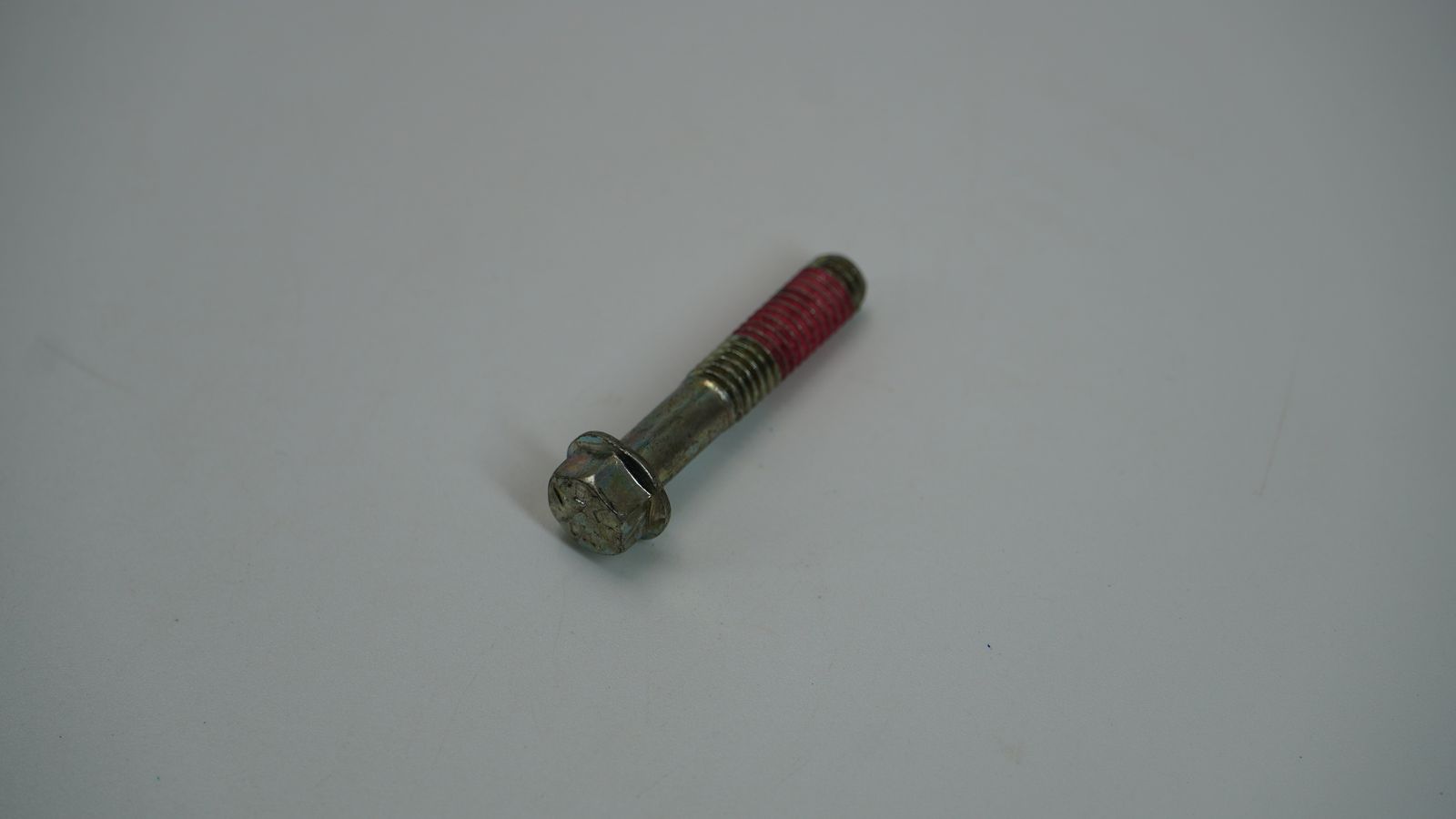 Болт M6X1X30 LAE00018 BAJAJ