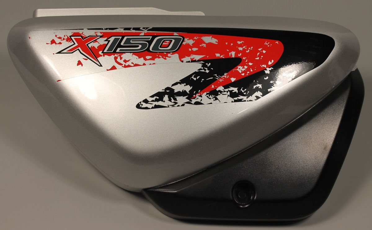 Пластик боковой правый с наклейками, черный 52PF0582 BAJAJ